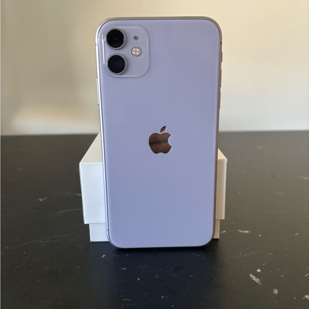 Apple iPhone 11 - 64GB - Purple (Unlocked) A2111 (CDMA + GSM)